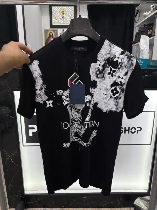 LV - T-Shirt - Black - Pencil - Image 1
