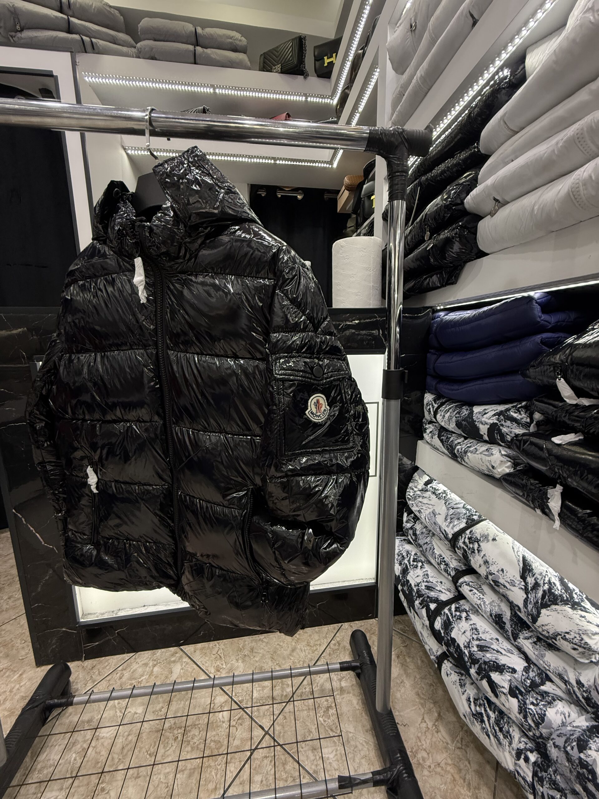 IMG_1654 Moncler - Diamond - Black/Glossy - NFC - Image 1